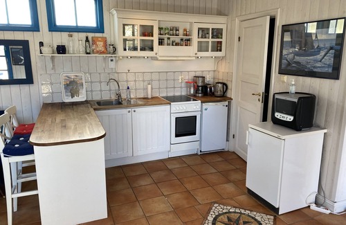 Boo Cabina | Cozy seaside cottage on its own jetty w rowing boat. 25 minutes to Stockholm!