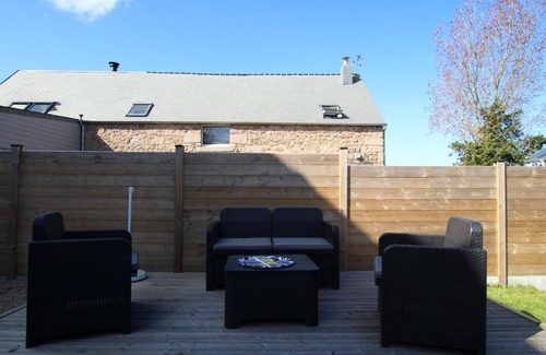 Fermanville Cabaña | Casa costera con jardín, terraza y WiFi cerca de la playa