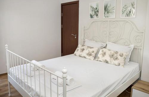 Balchik Apartamento | Cozy Seaside Escape - Stylish 1-Bedroom Apartment in Central Balchik by Flat Mаnager