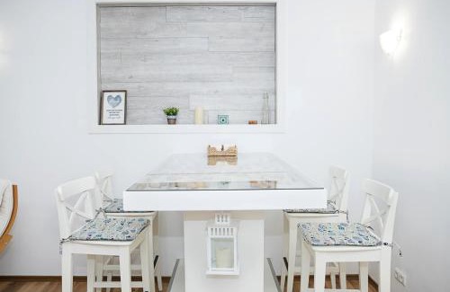 Balchik Apartamento | Cozy Seaside Escape - Stylish 1-Bedroom Apartment in Central Balchik by Flat Mаnager