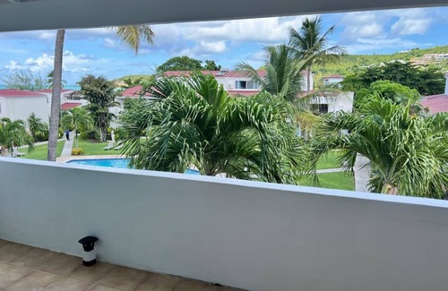 Dickenson Bay Condominio | Cozy Seaside studio condo with Balcony, AC and WiFi in awesome Antigua