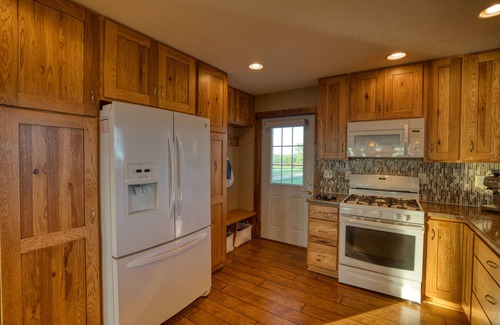 Lake Preston Cabina | Cozy & secluded private beach side home