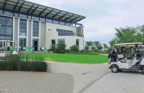 Greater Johannesburg Metropolitan Area Apartamento | Cozy Self Catering Apartment with Golf Course Views, Jackal Creek Golf Estate