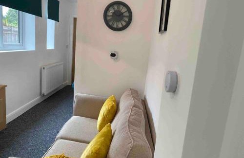 Swadlincote Apartamento | Cozy Self-Contained Suite with Own Entrance