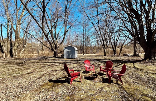 Harbert Cabaña | Cozy Serene Cabin by Lake MI&Dunes Private Hot Tub