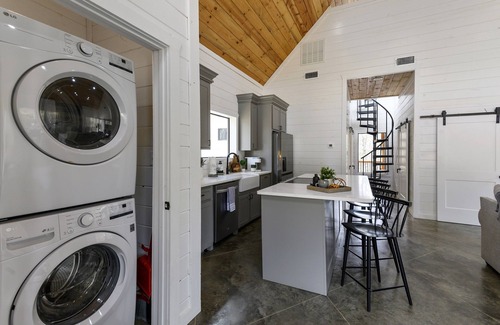 Pickens Cabina | Cozy serene couples cabin w Hot Tub/great location