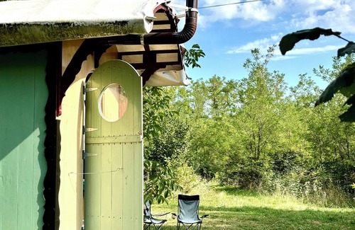 Vojnic Casa | Cozy shepherd's hut in an edible landscape on a permaculture farm