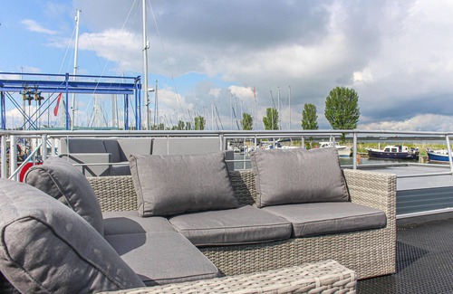 Lelystad Alquiler De Eote | Acogedor barco en Lelystad