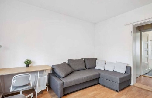 Seebach Apartamento | Cozy & Simple 2BR Apartment w/ Balcony