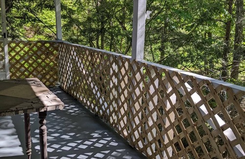 Fleischmanns Apartamento | Cozy Ski 2bd Apt. One mile from Belleayre Mountain.