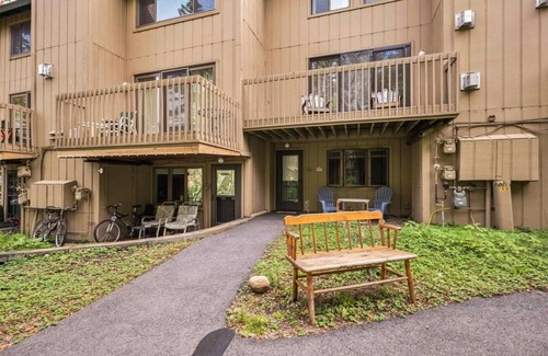 Waterville Valley Condominio | Cozy Ski Retreat at Waterville Valley. Pet Friendly!