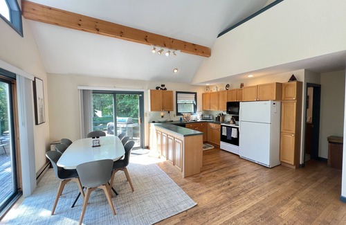 Stratton Mountain Casa | Cozy ski retreat 7 minutes from Stratton's Sunbowl!