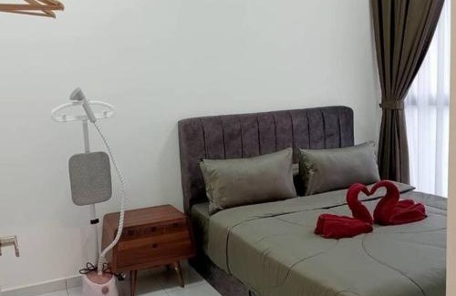 Bukit Indah Apartamento | Cozy Sky Trees 4 Guests, Balcony, Netflix and Big TV A08