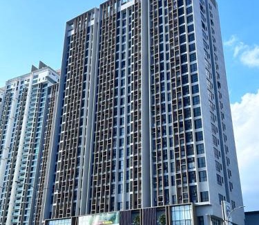 Bukit Indah Apartamento | Cozy Sky Trees Bukit Indah Nflix HBO Disney l Pool B8