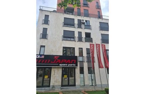 Tirana Condominio | Cozy small apartment with Netflix and AC
