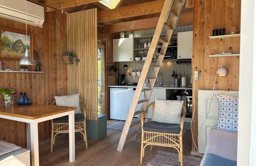Kegnæshøj Cabaña | Cozy small holiday home with sea view
