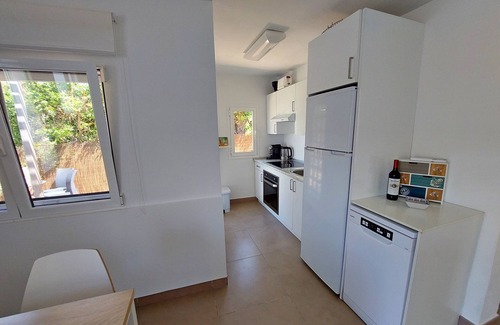 Cala Llombards Chalet De Esquí | acogedor, pequeño chalet recién reformado para 4 personas, en absoluto. el mar