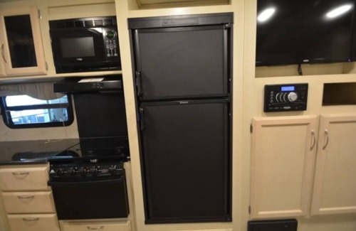 Walland Casa | Cozy Smoky Mtn RV with WiFi and Heat/AC near Cades Cove
