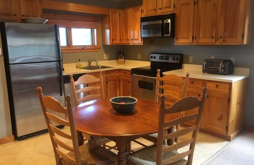 Carrabassett Valley Condominio | Cosy Snowbrook 4 BR Condo - Ski in - Ski out