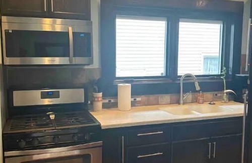 Meridian-Kessler Casa | Cozy Sobro Bungalow in the heart of meridian kessler