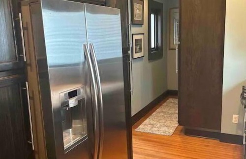 Meridian-Kessler Casa | Cozy Sobro Bungalow in the heart of meridian kessler