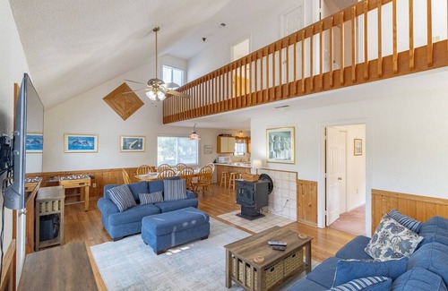 Tuckahoe Casa | Cozy soundside Duck home w/ community pool and tennis!