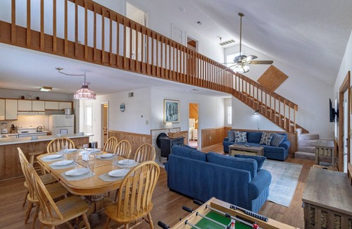 Tuckahoe Casa | Cozy soundside Duck home w/ community pool and tennis!