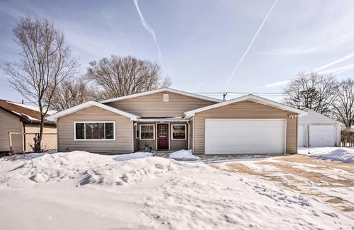 South Bend Casa | Cozy South Bend Retreat Less Than 2 Mi to Notre Dame!