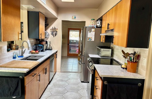 Tubac Casa | Cozy Southwest Custom Burnt-Adobe Brick Hacienda 3 bd 2 ba in Tubac with pool