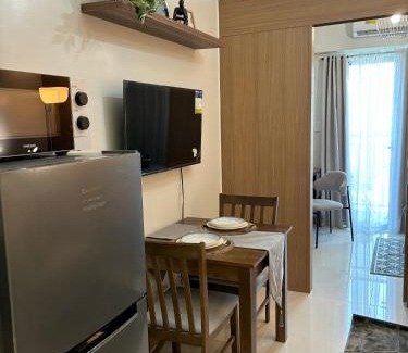 Pio del Pilar Apartamento | Cozy Space in Makati - Margareth Suite