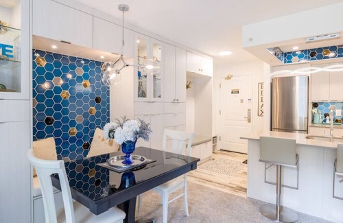 Upper Village Apartamento | Cozy & Spacious 1BR:Sleeps 4,Pool, Hottub, Sauna, Walk to Shops, Restaurants & Trails!