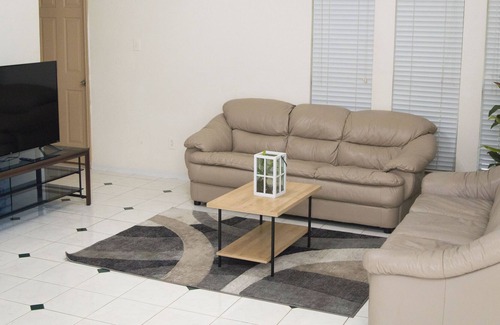 Garland Casa | Cozy & Spacious 3Bds, 2 Full Baths Heart of Garland & Firewheel Malll