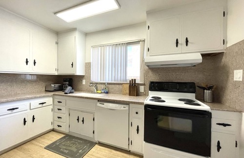 Northside Casa | Cozy Spacious 4B2B close to SJC airport and SAP