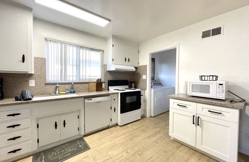 Northside Casa | Cozy Spacious 4B2B close to SJC airport and SAP