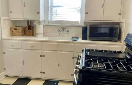 Highlands Douglass Apartamento | Cozy & Spacious Apt | King Beds & Free Parking