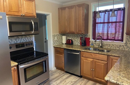 Oak Ridge Casa | Cozy, Spacious, Great Location to amenities