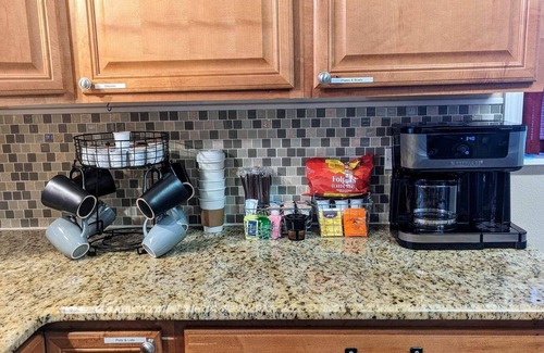 Oak Ridge Casa | Cozy, Spacious, Great Location to amenities