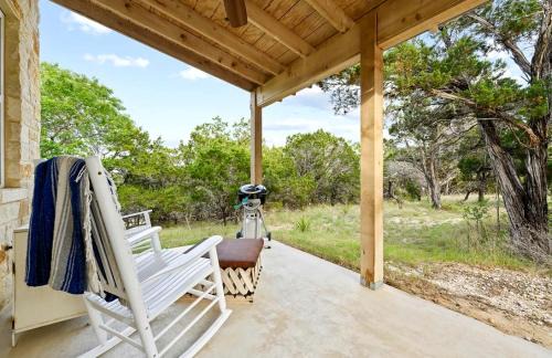 Dripping Springs Casa | Cozy Spacious Studio Cottage for a Peaceful Romantic Escape to Texas Hill Country near Dripping Springs, Texas
