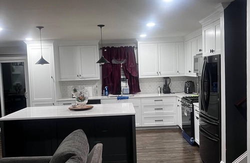 Loganville Casa | Cozy/ spacious split level house.