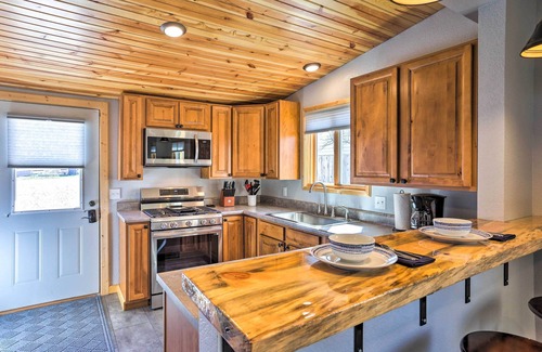 Spearfish Cabaña | Cozy Spearfish Cottage < 1 Mi to Hiking Trail
