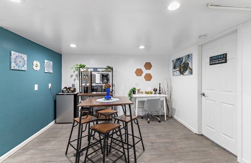 Speedway Casa | Cozy Speedway Basement. Pet Friendly