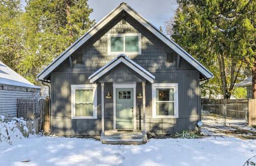 South Perry District Casa | Cozy Spokane Getaway Near Golfing and Skiing!