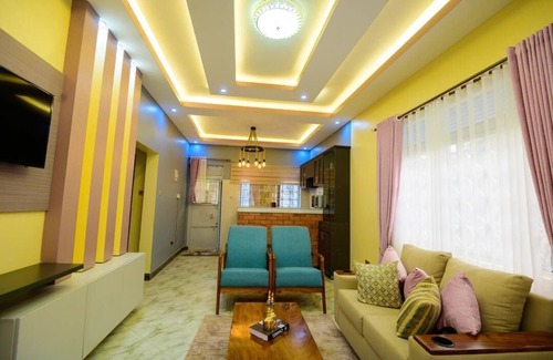 Entebbe Casa | Cozy standalone bungalow for a retreat, party and a home. Secure & Pet-Friendly!