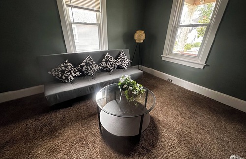 Ewing Casa | Cozy Stay Entire Home: Home Away Home
