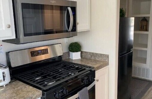 Hurricane Casa | Cozy Stay in a Fun Tiny Cottage! BRAND NEW