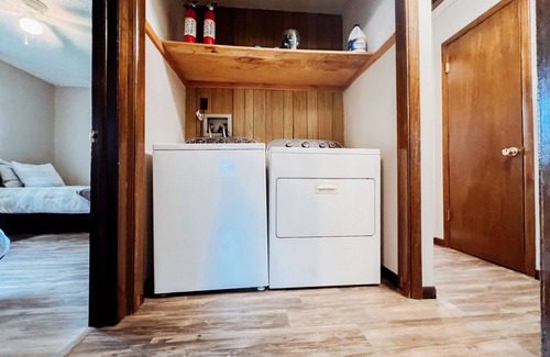 La Crosse Apartamento | Cozy Stay- Located minutes from the LaCrosse Regional Airport! Pet Friendly!