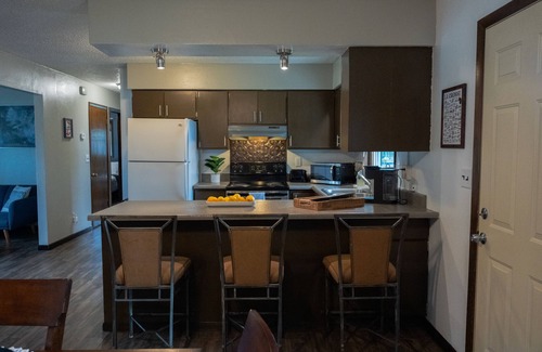 La Crosse Apartamento | Cozy Stay- Located minutes from the LaCrosse Regional Airport! Pet Friendly!