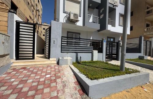New Cairo Apartamento | Cozy stay near auc with Private entrance
