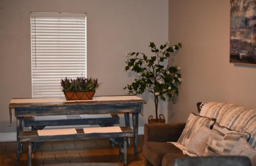 Sunshine Apartamento | Cozy Stay Near Dow, Golf, & LSU