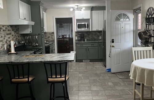 Cayce Casa | Cozy Stay Near USC, Downtown Columbia & Fort Jackson